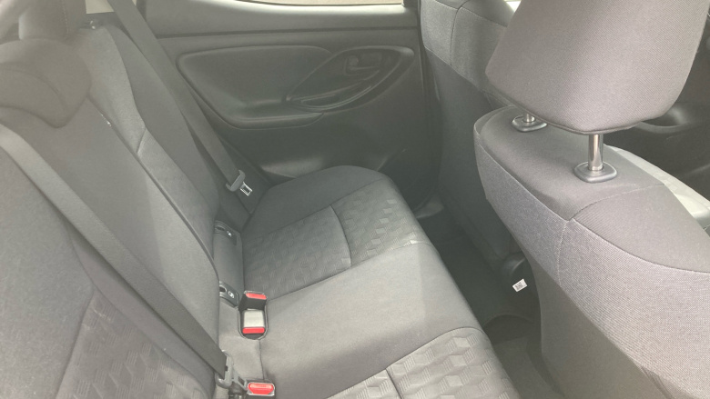 Toyota Yaris 1.5 Hybrid Design 5dr CVT Hybrid Hatchback